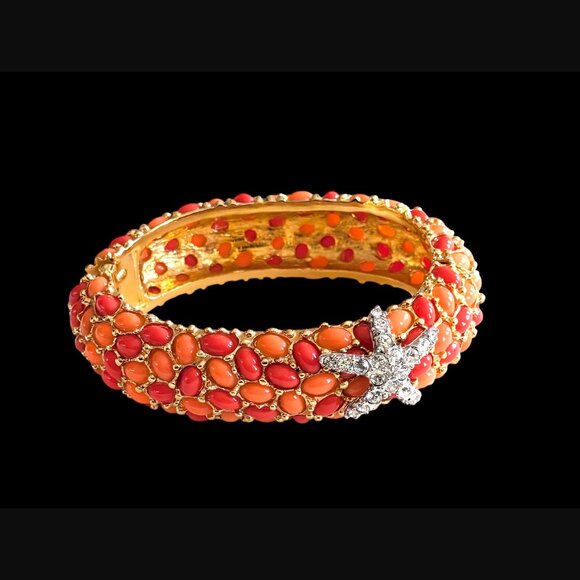 Kenneth J Lane Vint 1990 Faux Pearl Rhinestone Starfish Gold Hinged Bangle 6.75